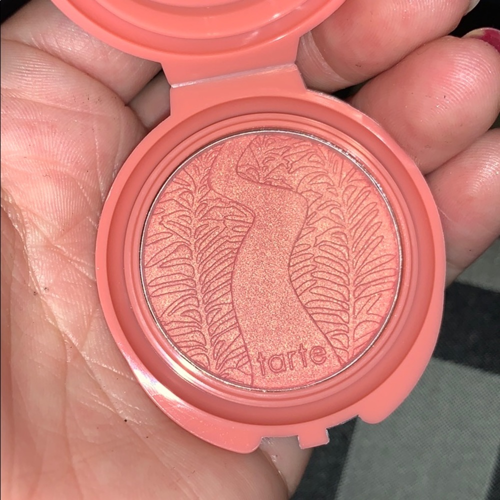 Blush - Picture 2 of 3